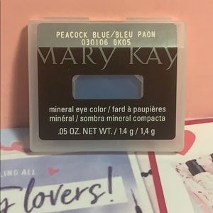 Mineral eye color - peacock blue